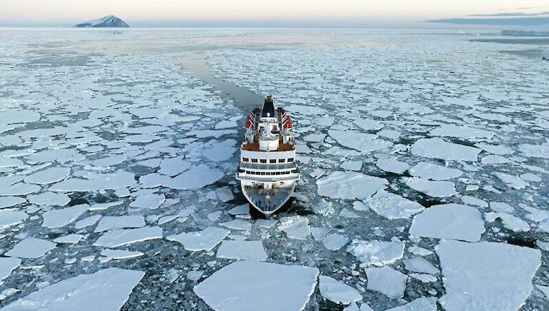 The Heritage Adventurer heading south into the Ross Sea. Photograph: Colin Aitcheson.